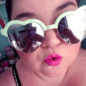 Meet your Posher, Sasha